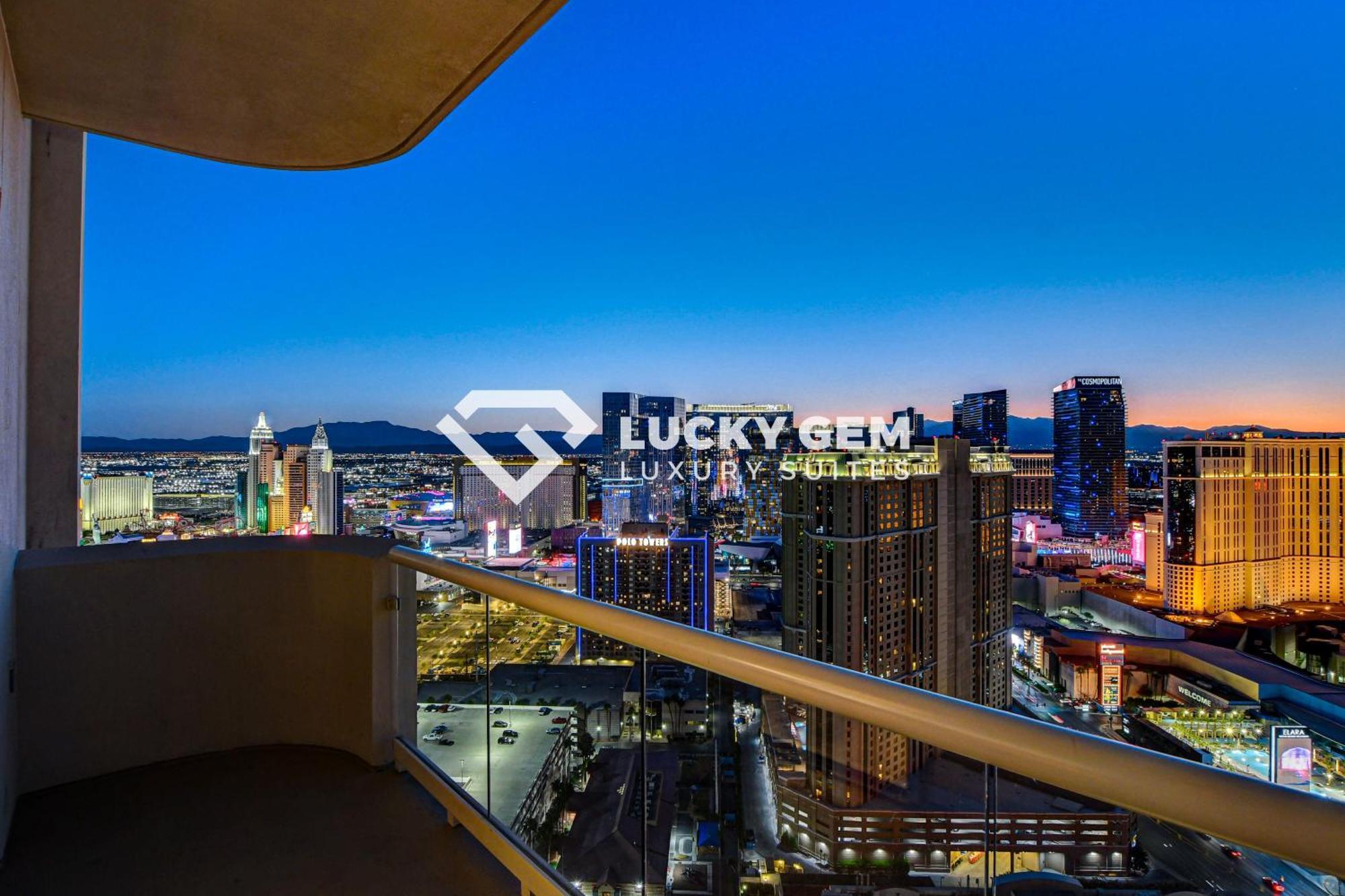 Lucky Gem Penthouse & Luxury Suites At Signature Resort, Balcony Strip View 3505 Las Vegas Exterior photo